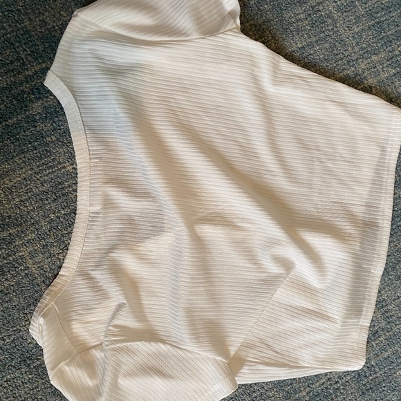 Romwe White Button Up Notch Crop Top - Picture 6 of 6